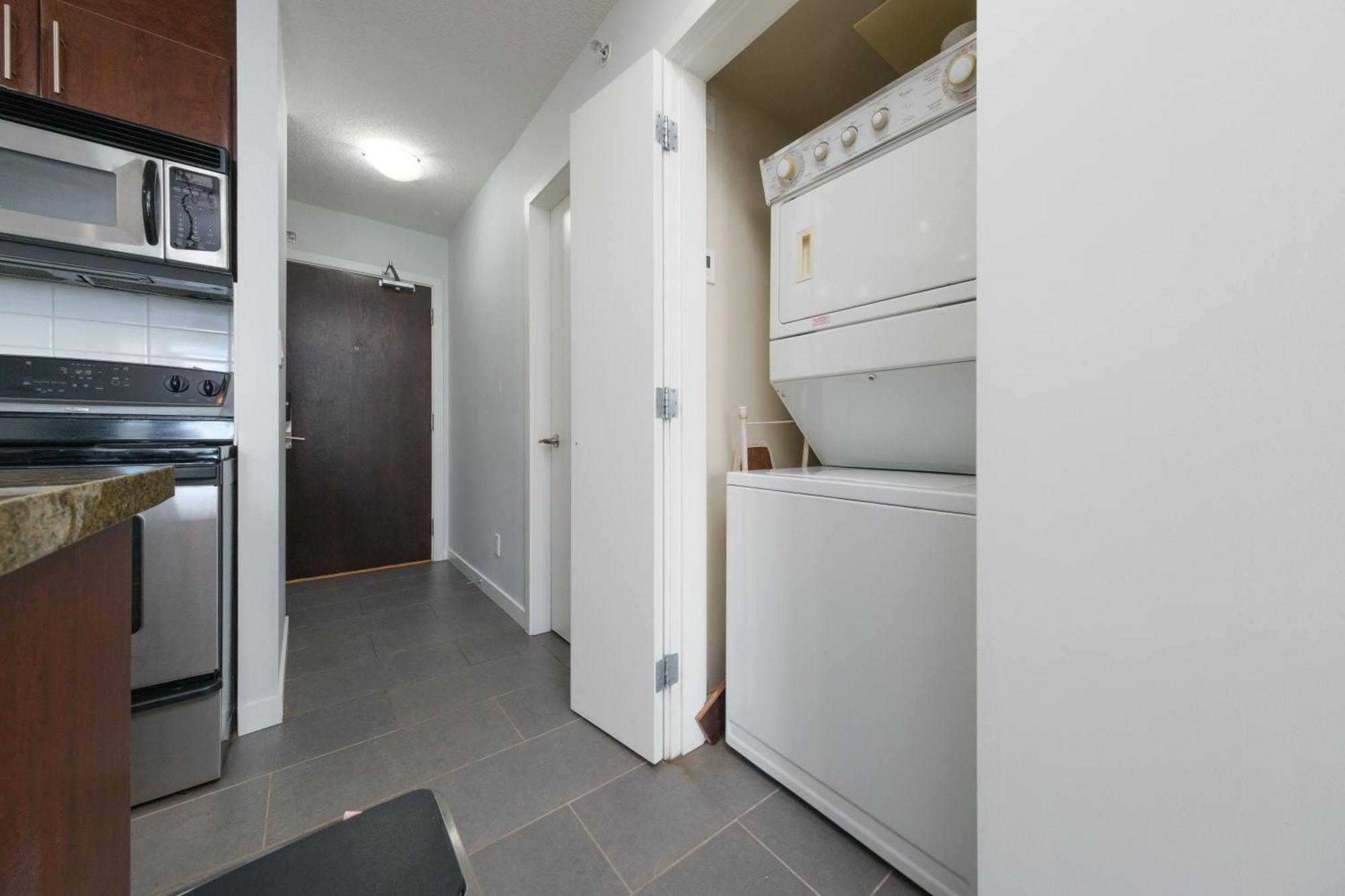 וונקובר Central 1-Bedroom Apartment With Pool, Jacuzzi & Sauna מראה חיצוני תמונה